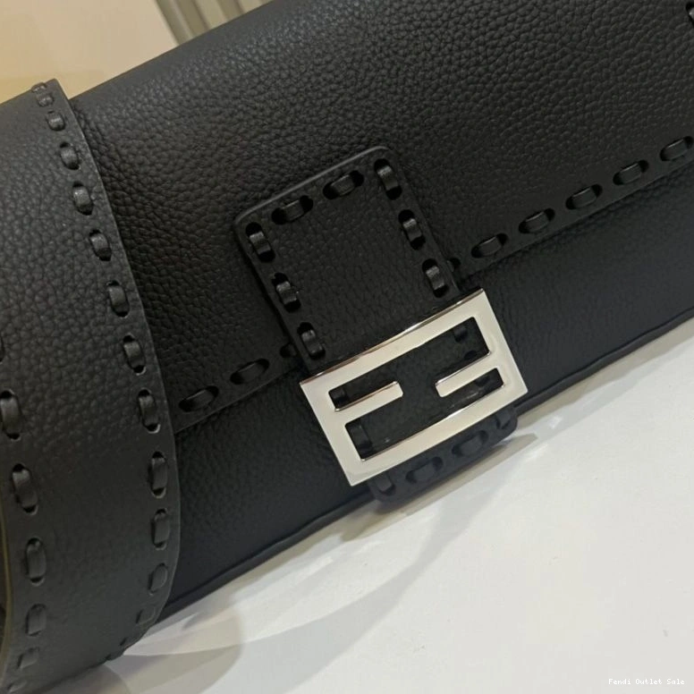 Cheap Leather Selleria Medium Cuoio Bag Black Baguette Romano Fendi In 0729